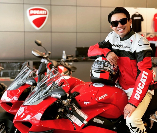 Minh nhựa vung tiền mua hẳn 5 chiếc xe ducati khác nhau - 1