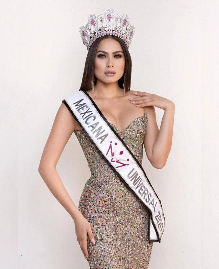 Miss universe 2020 khoe ảnh selfie cùng mẹ mẹ đẹp tới nỗi cô nàng bị chê già đanh - 4