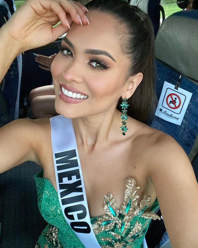 Miss universe 2020 khoe ảnh selfie cùng mẹ mẹ đẹp tới nỗi cô nàng bị chê già đanh - 6