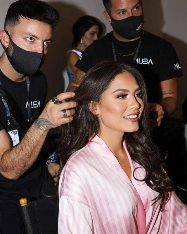 Miss universe 2020 khoe ảnh selfie cùng mẹ mẹ đẹp tới nỗi cô nàng bị chê già đanh - 7