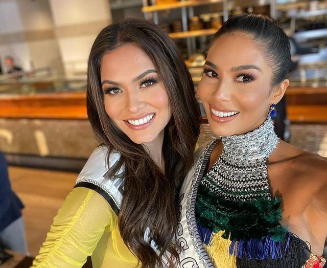 Miss universe 2020 khoe ảnh selfie cùng mẹ mẹ đẹp tới nỗi cô nàng bị chê già đanh - 9