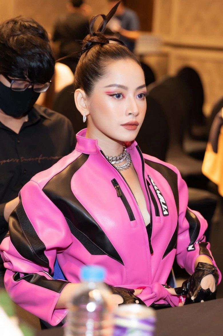 Miss universe 2021 đụng hàng layout đoá hoa hồng của chi pu dân tình bất ngờ nghiêng về 1 phía - 7