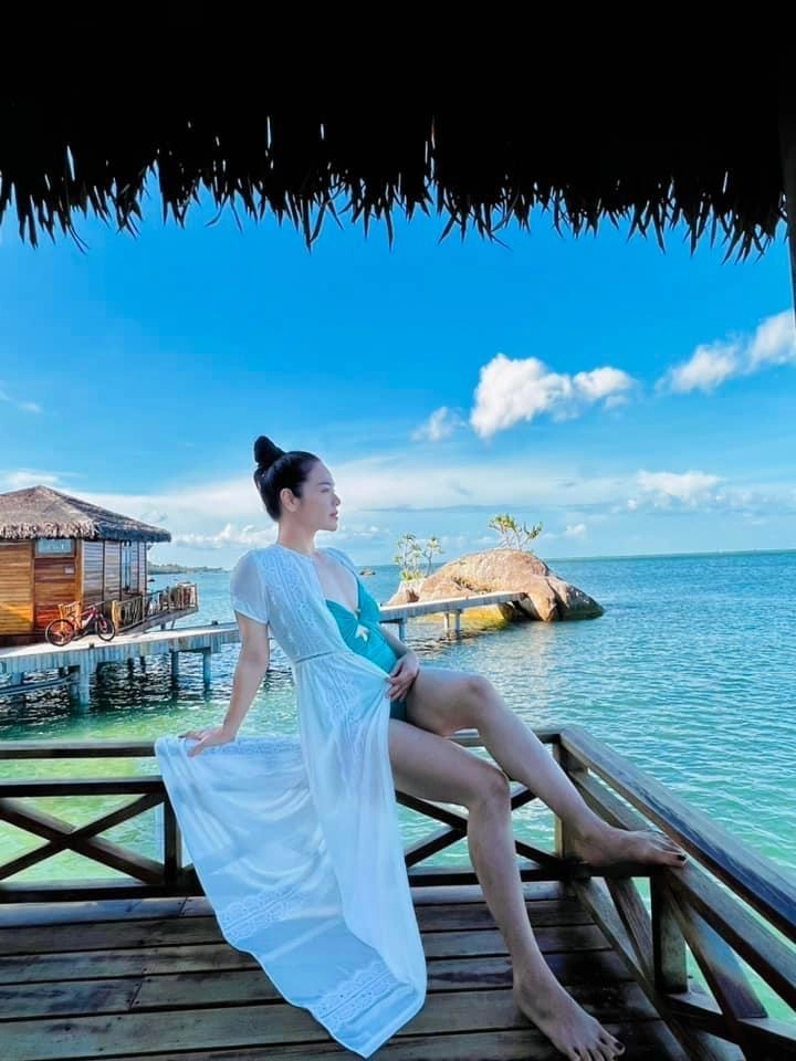 Mới ngày nào bị soi mỡ phì phèo cô hầu gái nhật kim anh giờ mặc bikini khoe điểm hấp dẫnkhông cầnchỉnh - 2