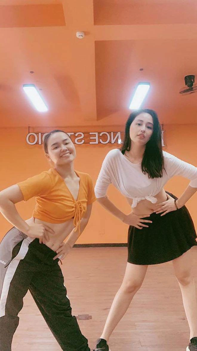 Mới ngày nào đi chạy bộ vòng 2 ngấn mỡ mai phương thuý giờ có eo thon bụng nổi múi - 21