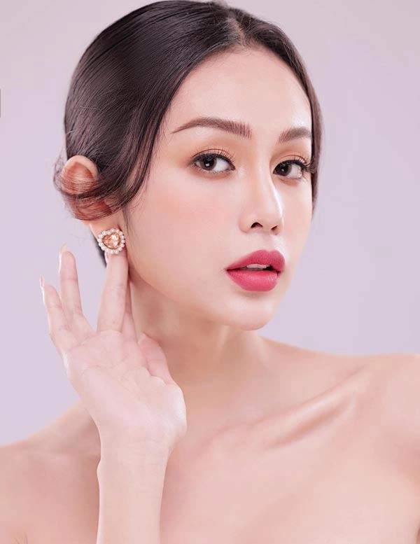 Một người đẹp vbiz bất ngờ cắt trái cổ hoàn thiện vẻ đẹp thục nữ hiếm có - 3