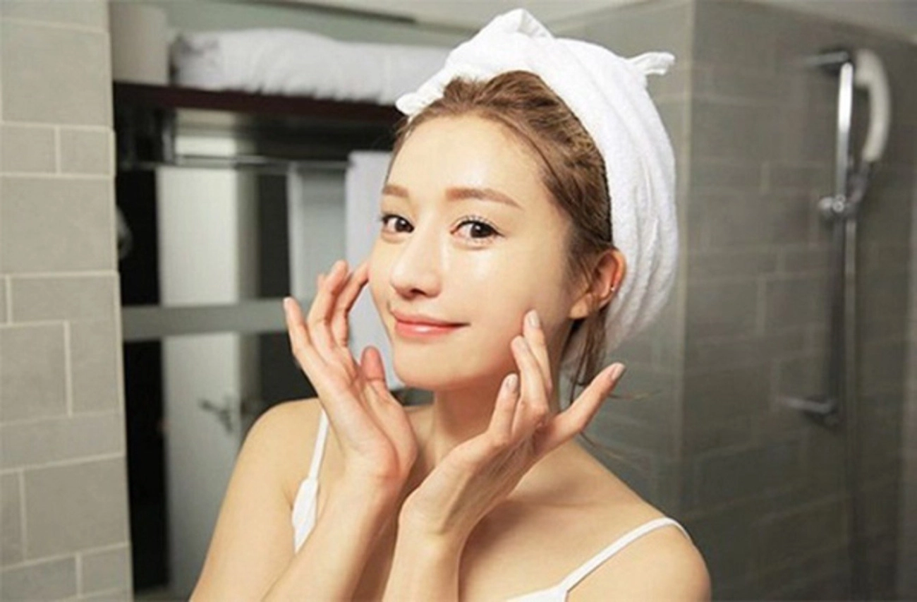 Muốn giữ mãi nét xuân ngày càng trẻ trung tươi tắn nàng phải triển ngay những cách massage mặt này - 1