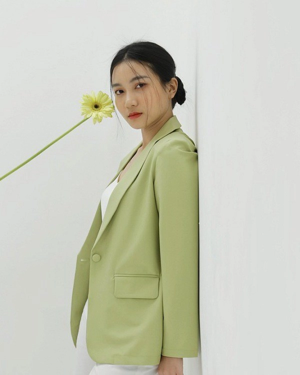 Muốn style công sở thăng hạng năm 2022 nàng không diện 4 gam màu này thì quá phí - 5