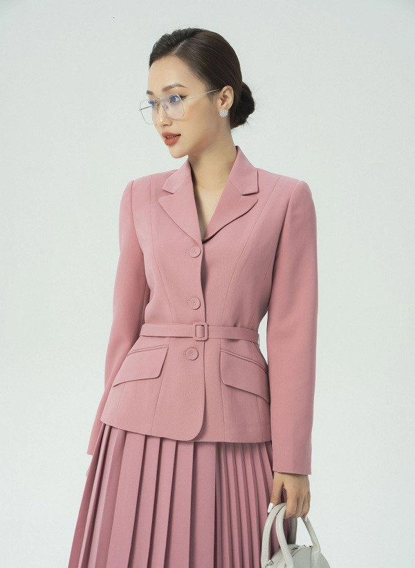 Muốn style công sở thăng hạng năm 2022 nàng không diện 4 gam màu này thì quá phí - 8