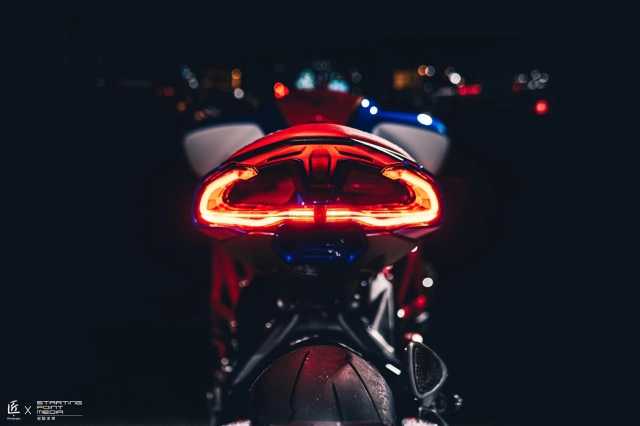 Mv agusta dragster 800rr american độ mê hồn của biker xứ đài - 22