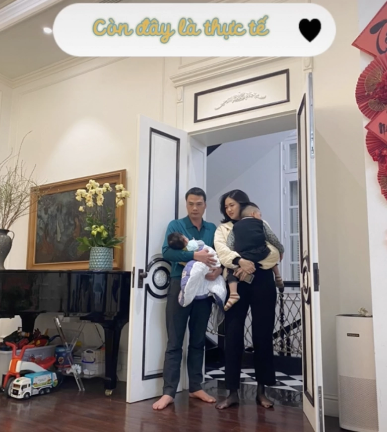 Mỹ nhân chỉ kém đỗ mỹ linh lấy chồng đại gia cảnh ở nhà nuôi con khác xa ảnh mạng - 7