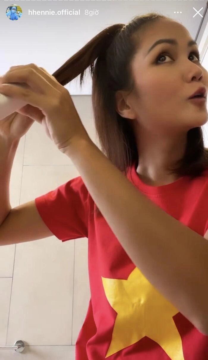 Mỹ nhân đóng cảnh nóng năm 18 tuổi bắt trend tiktok cắt tóc nhận về cái kết toang mặt tiền - 8