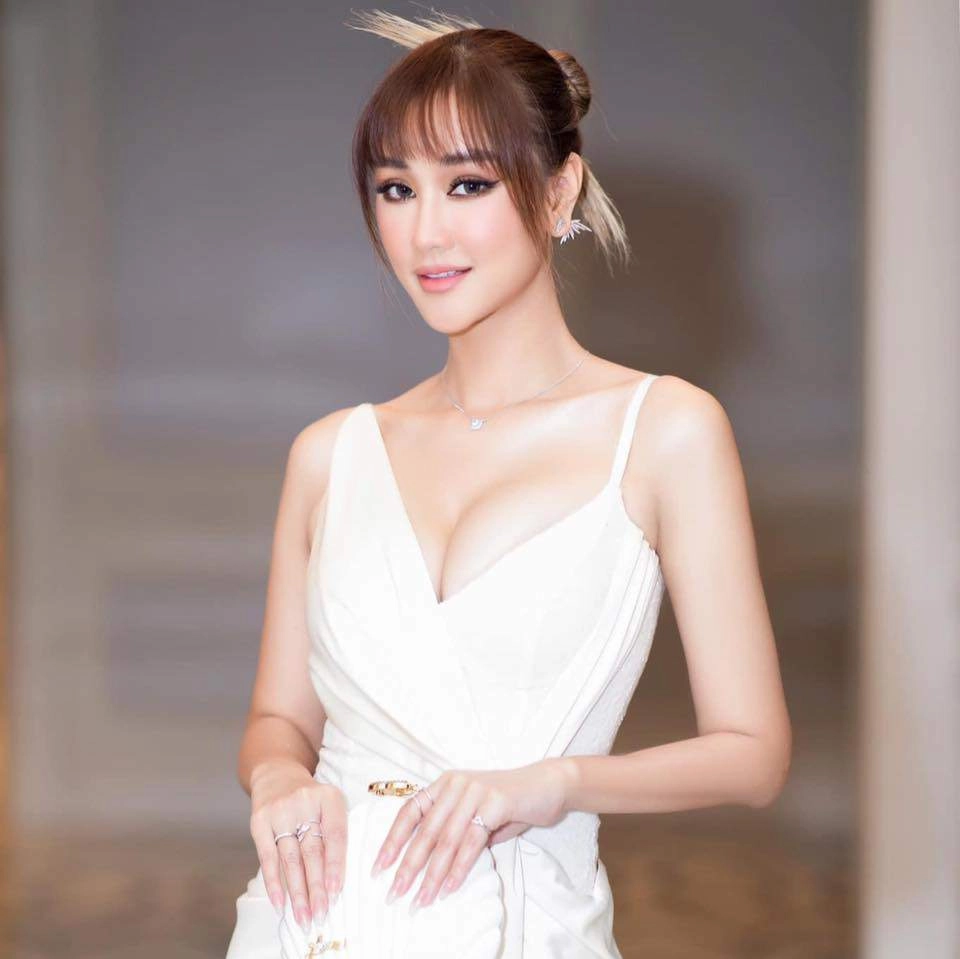 Mỹ nhân vbiz dồn cả trăm triệu độ lại vòng 1 sau sinh nhưng không phải ai cũng bơm căng - 16
