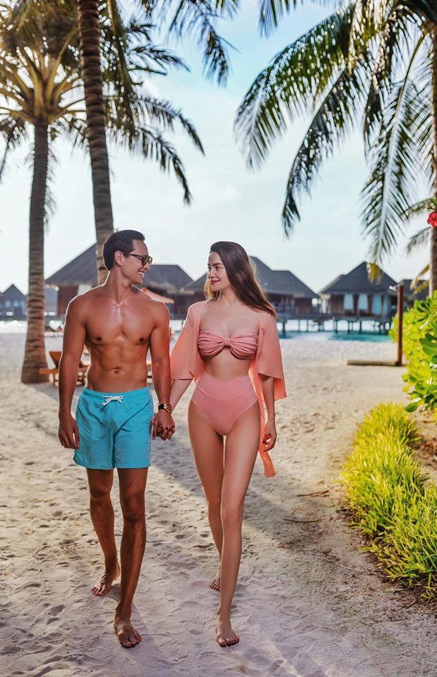 Mỹ nhân việt diện bikini thôi chưa đủ còn rủ thêm bạn trai khoe body đẹp đều - 12