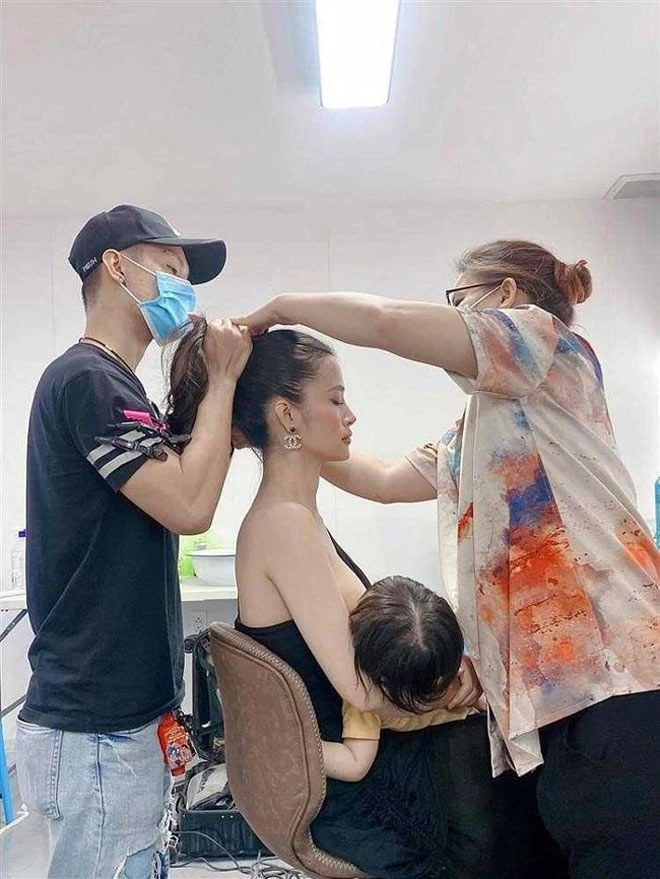 Mỹ nhân việt gây bão mạng vì loạt ảnh đẹp về tình mẫu tử - 1