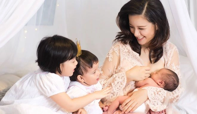 Mỹ nhân việt gây bão mạng vì loạt ảnh đẹp về tình mẫu tử - 6