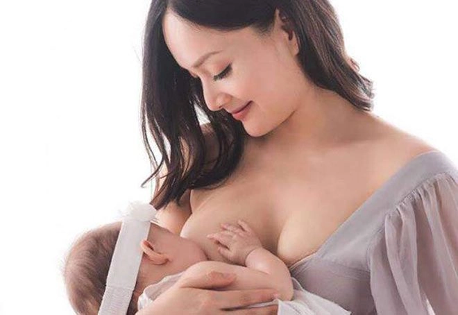Mỹ nhân việt gây bão mạng vì loạt ảnh đẹp về tình mẫu tử - 15