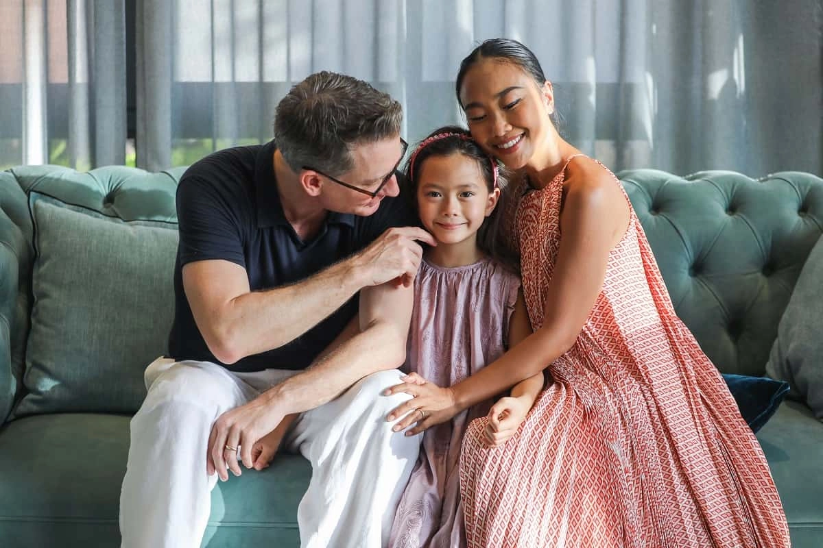 Mỹ nhân việt lấy chồng tây người ôm con ở nhà thuê người sống sang chảnh nước ngoài - 1