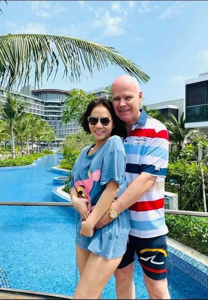 Mỹ nhân việt lấy chồng tây người ôm con ở nhà thuê người sống sang chảnh nước ngoài - 19