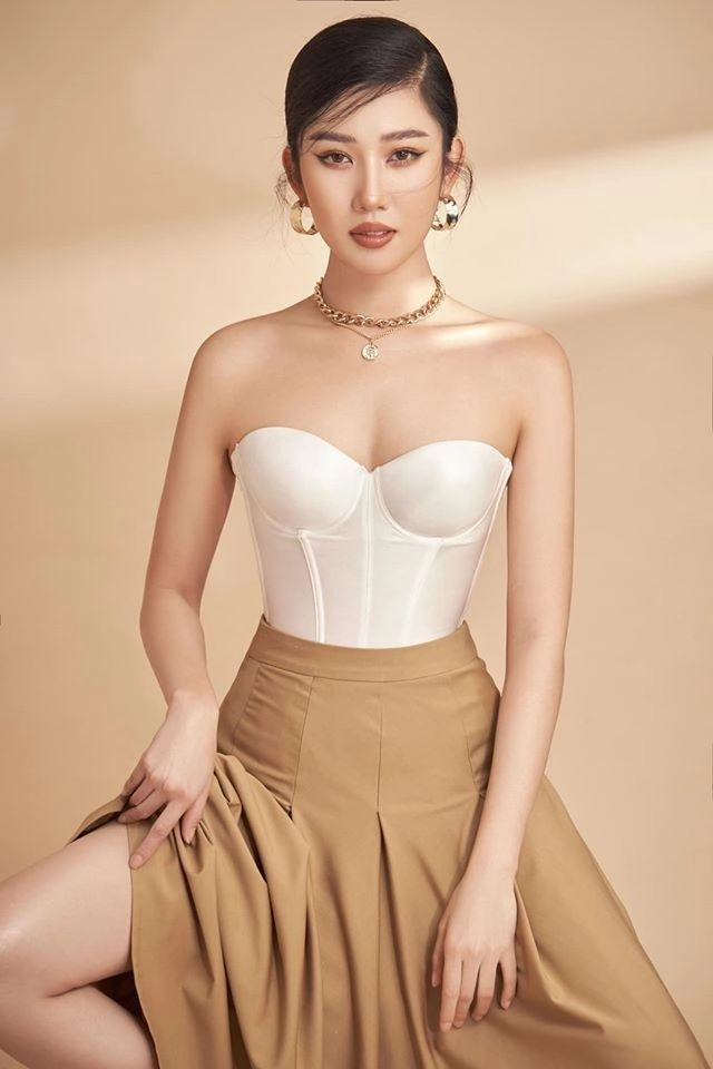 Mỹ nhân việt mặc chiếc corset người quyến rũngười phô phang - 6