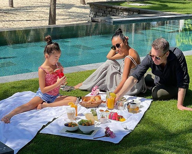 Mỹ nhân việt nấm lùn sinh con cho chồng tây cao 2m nhìn đứa trẻ hiện tại mà xuýt xoa - 15