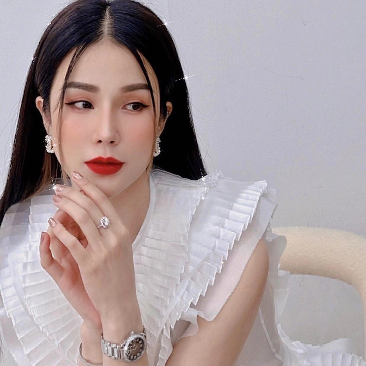 Mỹ nhân việt xúng xính son đỏ đón giáng sinh thùy tiên đẹp mê bảo thy trông nổi da gà - 6