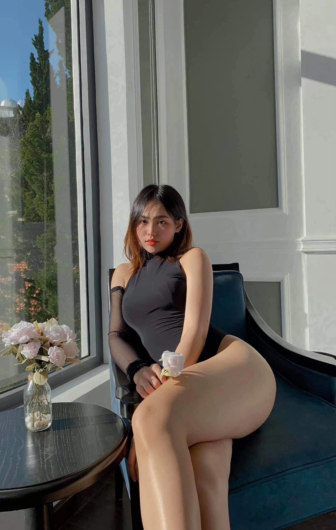 Mỹ nữ nha trang khoe đường cong uốn lượn không thua người mẫu - 4