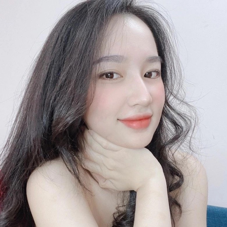 Mỹ nữ từng được lê dương bảo lâm cua hụt mặt xinh như hoa ăn mặc chất chơi - 2