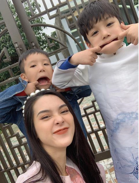 Mỹ nữvào vai gái ngành bạo hơn quỳnh búp bê có con năm cuối cấp 3 giờ làm mẹ đơn thân giàu có - 10