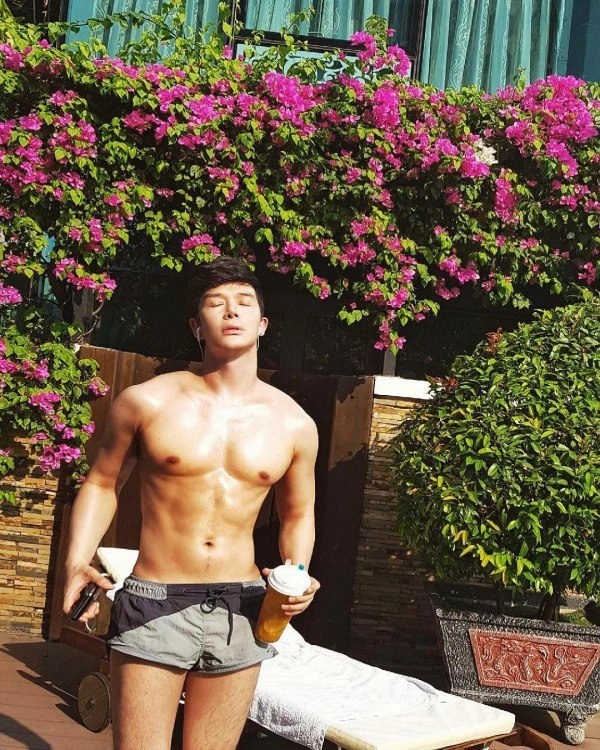Nam ca sĩ 8x trong chuỗi lùm xùm với ekip ngọc trinh từng là người mẫu body chuẩn chỉnh - 6