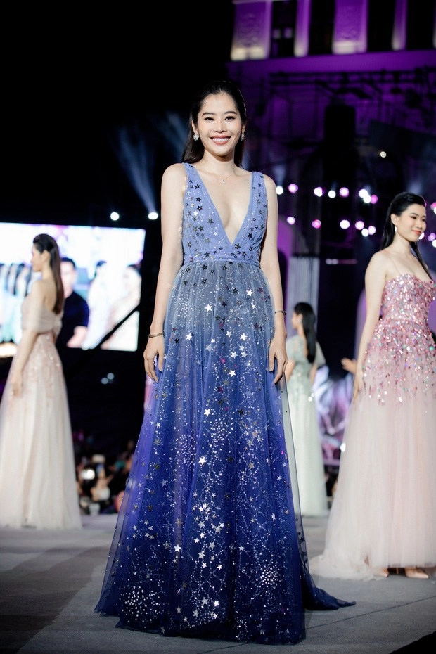 Nam em gây thất vọng với màn catwalk loạng choạng tại miss world ntk lên tiếng bênh vực - 1