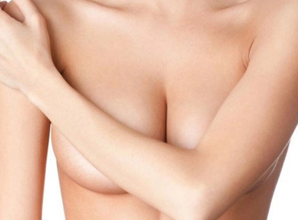 Nâng ngực chảy xệ sau sinh thuý diễm pha lê công khai đi đầu - 2