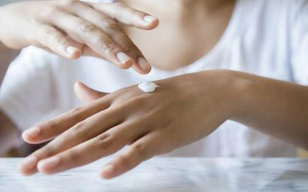 Nàng trẻ trung tự tin tỏa sáng nhờ vitamin e dưỡng da trắng hồng láng mịn không tì vết - 4