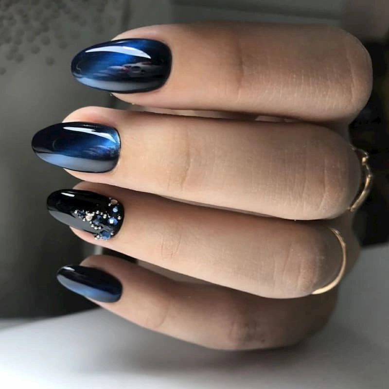 Nàng tự tin toả sáng thu hút mọi ánh nhìn với những mẫu nail mắt mèo kiêu sa độc đáo - 1