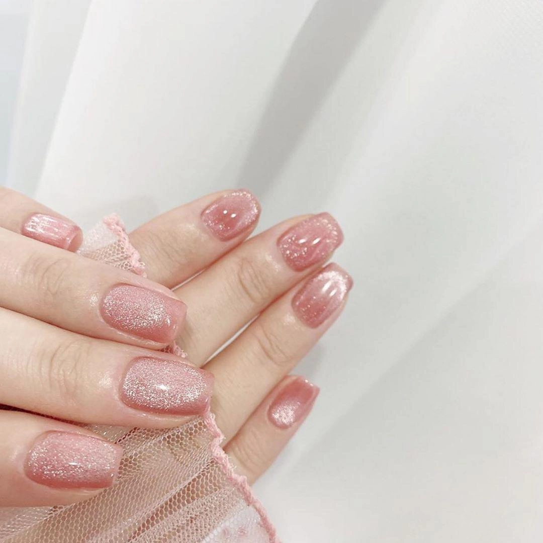 Nàng tự tin toả sáng thu hút mọi ánh nhìn với những mẫu nail mắt mèo kiêu sa độc đáo - 2