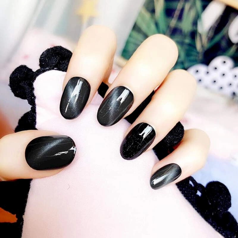 Nàng tự tin toả sáng thu hút mọi ánh nhìn với những mẫu nail mắt mèo kiêu sa độc đáo - 3