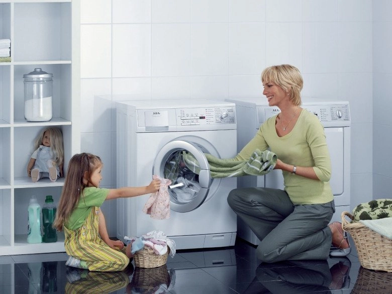Nên giặt quần áo bằng nước nóng hay nước lạnh chuyện đơn giản nhưng nhiều nhà sai 10 năm nay - 3