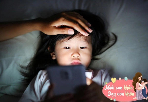Nếu để con liên tục đi ngủ muộn sau 23 giờ đêm kết quả chiều cao dễ giảm đi 5cm - 6