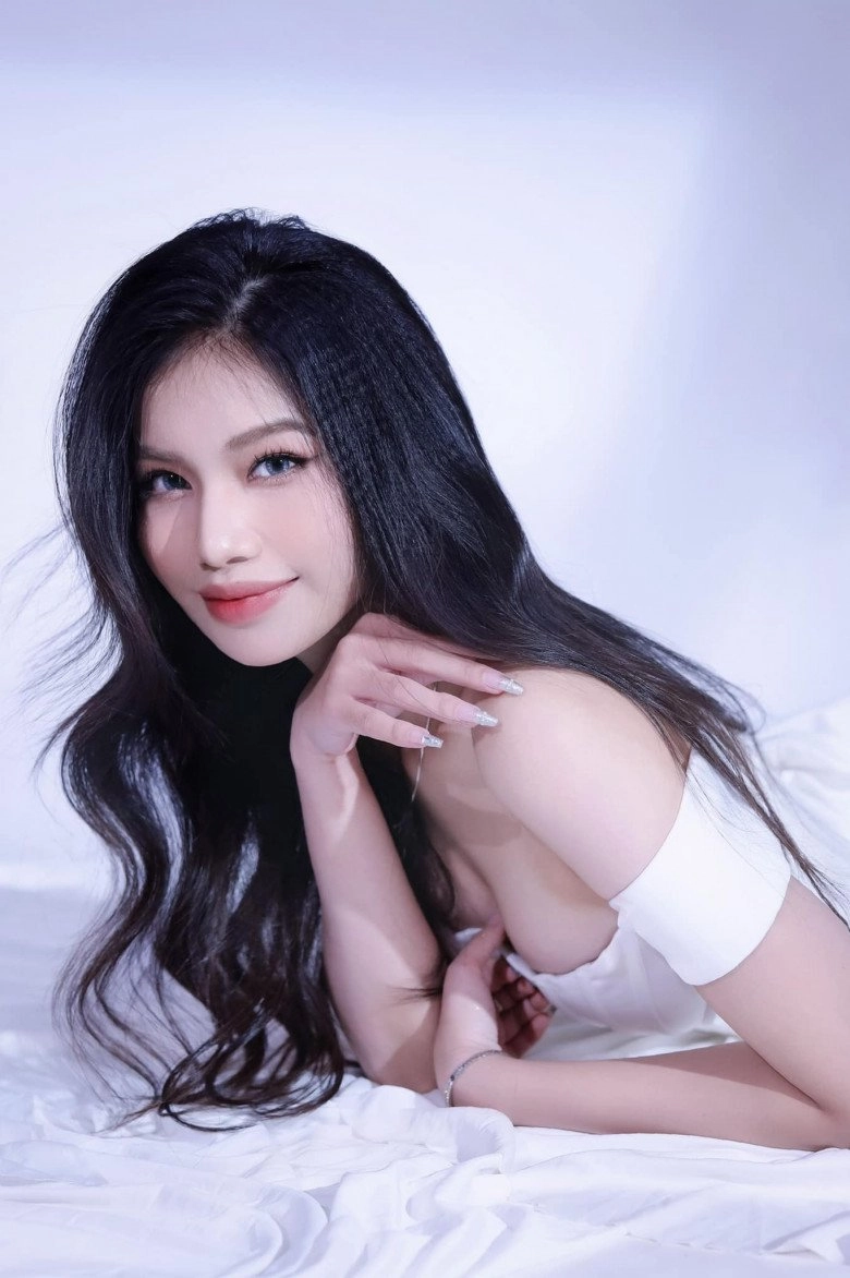 Ngắm body thực của các trinh sát màn ảnh có cô dân tộc mới 18 tuổi đã cao 1m77 vòng mông 96cm - 5