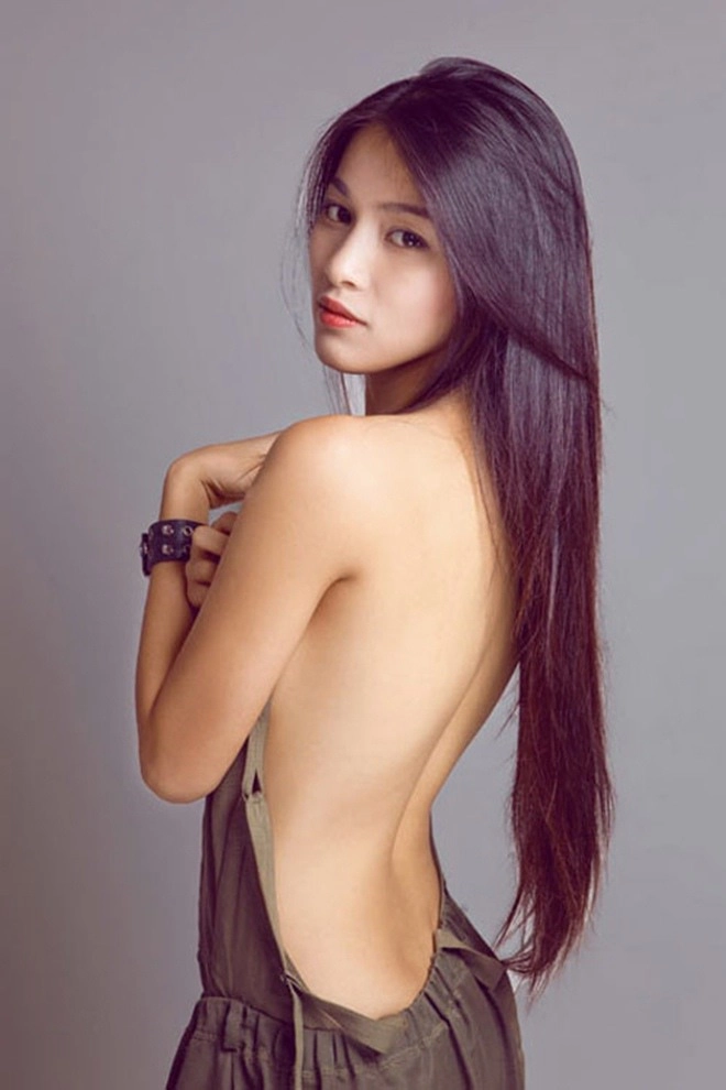 Ngắm body thực của các trinh sát màn ảnh có cô dân tộc mới 18 tuổi đã cao 1m77 vòng mông 96cm - 13