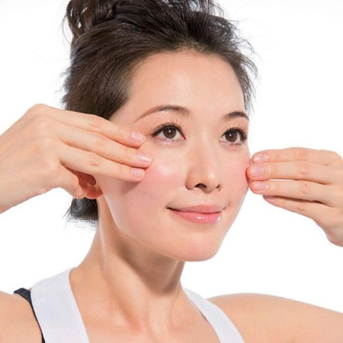 Ngăn ngừa lão hóa nếp nhăn dưỡng da săn chắc trẻ trung nhờ những cách massage mặt siêu đơn giản - 2