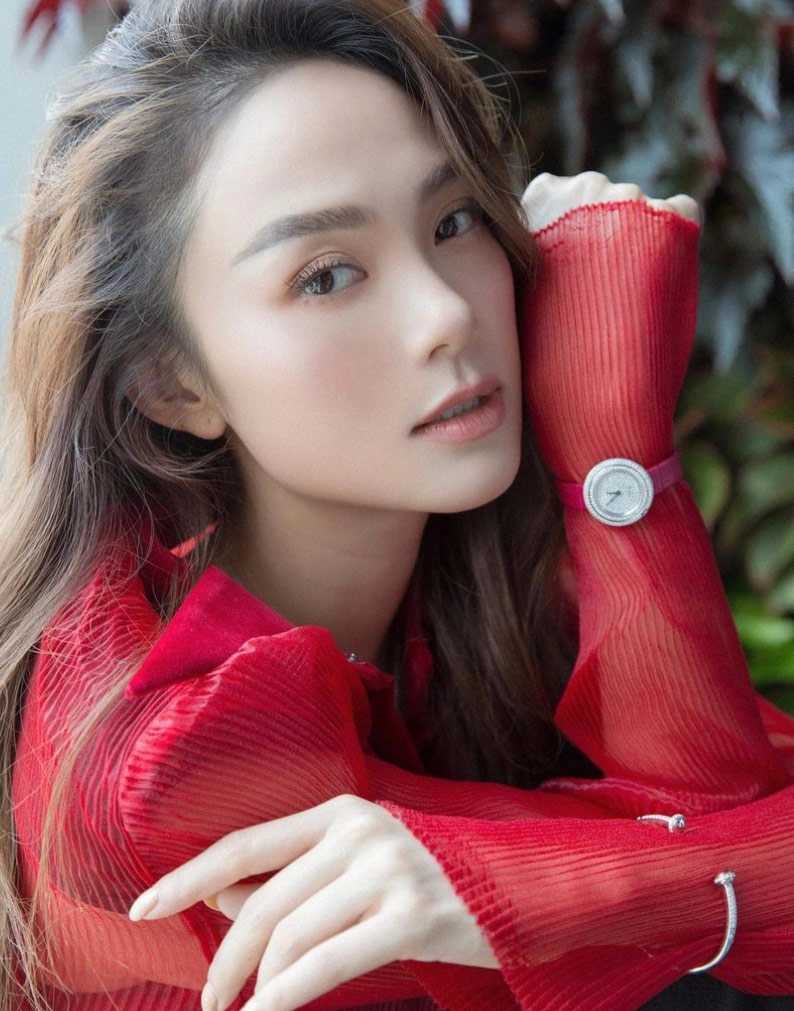 Ngày càng trẻ đẹp nhưng bé heo minh hằng thỉnh thoảng lại bị nghi dao kéo quá đà - 2