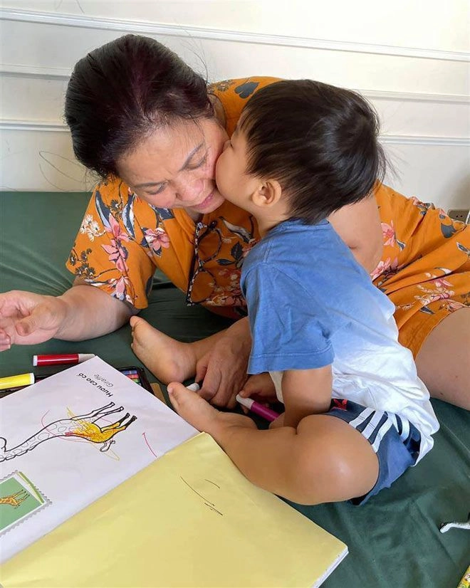 Ngoài đặng thu thảo nhiều mỹ nhân việt có con mặt xấu bụng rạn người được chiều người bẽ bàng - 13