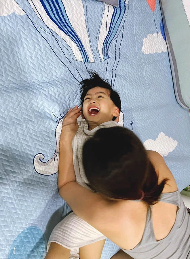 Ngọc lan ôm hôn con trai ở trần bị nói con hư tại mẹ nhưng ai cũng đồng cảm - 4