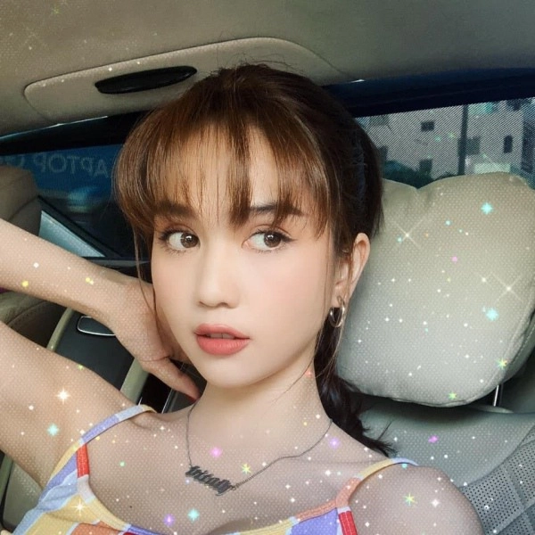 Ngọc trinh bị đồn phẫu thuật cắt mí nhưng so sánh ảnh thời bé mới thấy sai - 17