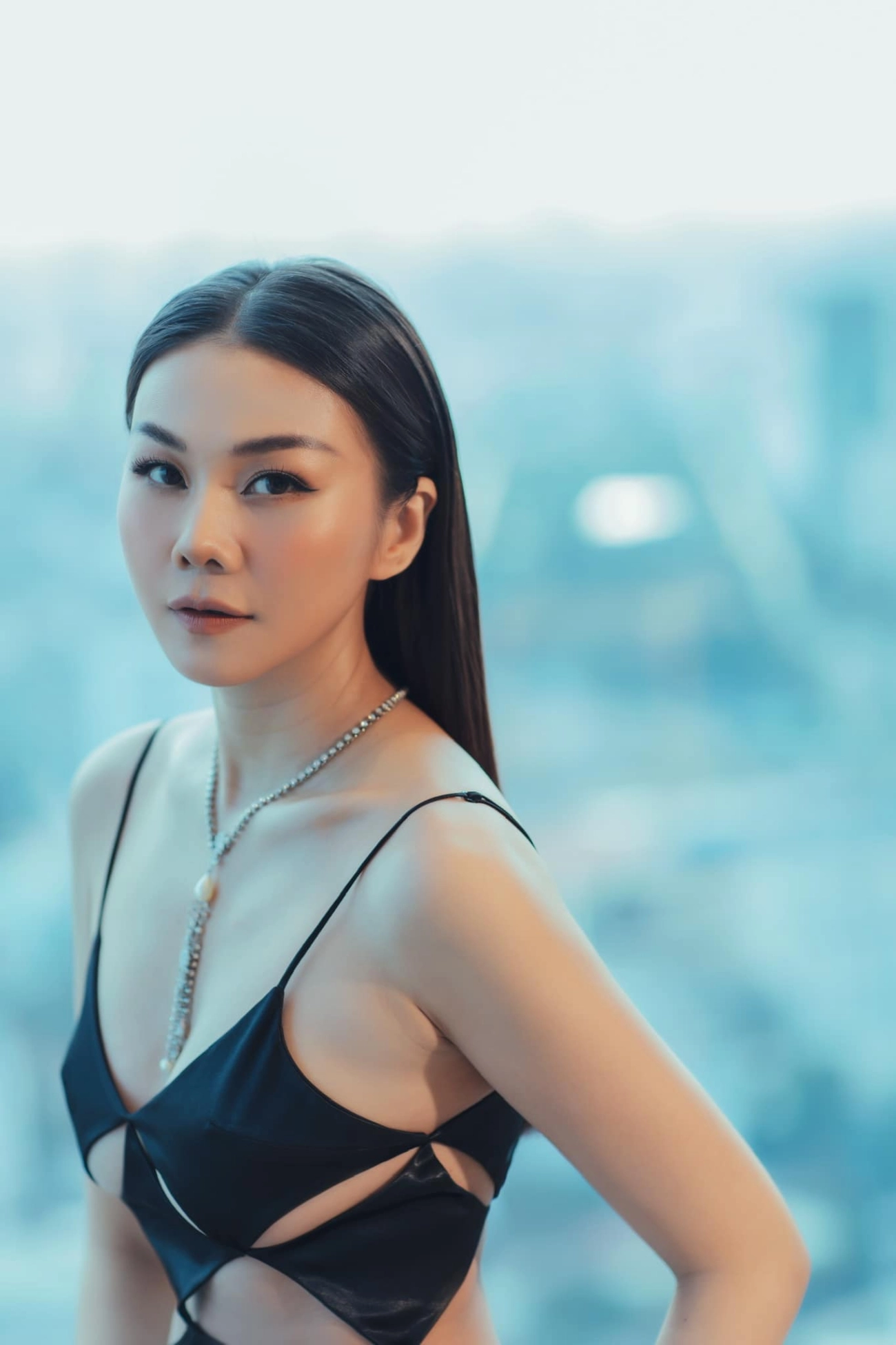 Ngọc trinh diện đồ cắt khoét ngắm đã mê nhìn sang thanh hằng còn choáng váng hơn - 7