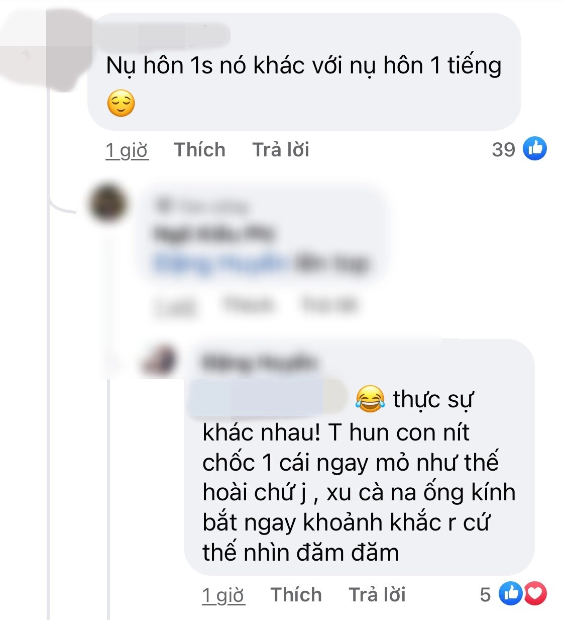 Ngọc trinh hôn chạm môi mẫu nhí nam 8 tuổi nơi đông người mẹ bé lên tiếng bênh vực - 5