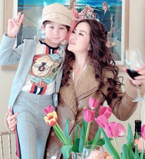 Người đẹp việt lấy tỷ phú mỹ làm tiệc sinh nhật giản dịcho con trong biệt thự 800 tỷ - 16