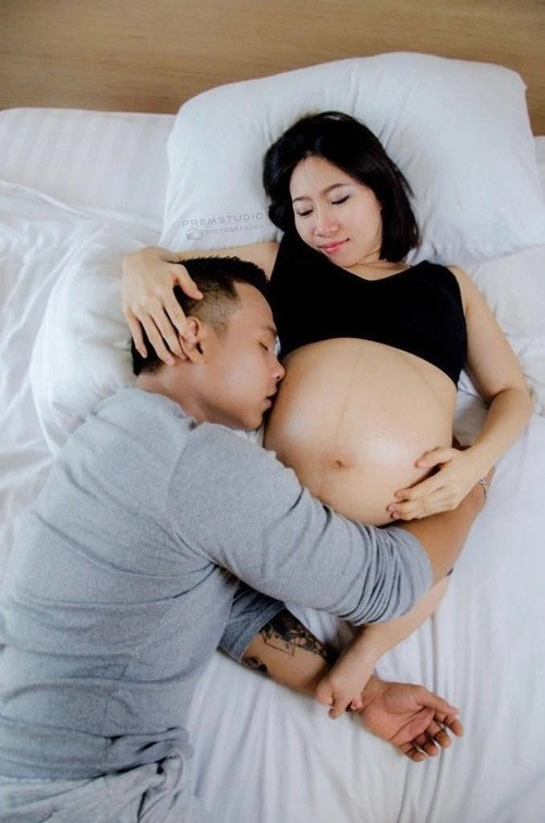 Người mẹ cụt chân oằn mình ôm con gái và câu chuyện khiến bao người rơi nước mắt - 4