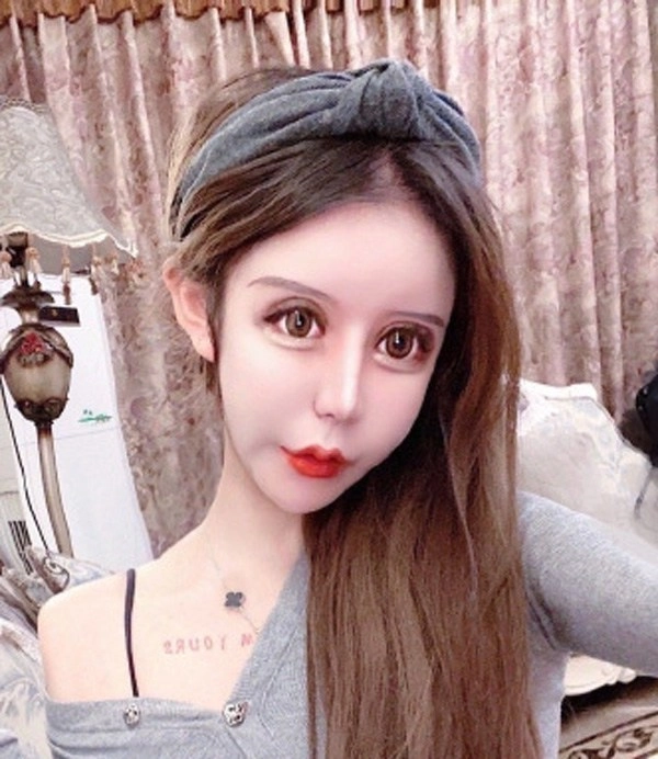 Người phụ nữ trẻ đẹp bỗng hoá phù thuỷ vì thẩm mỹ quá tay - 3