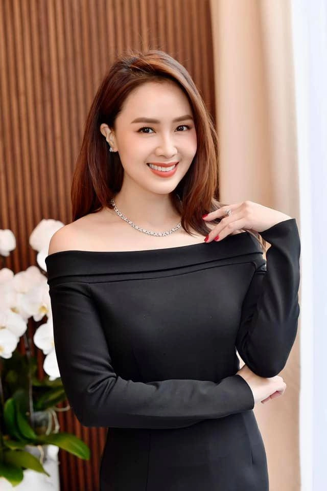 người tình của hồng đăng quanh năm nền nã son cam đào nay đổi son môi bầm làm fan mê mẩn - 6